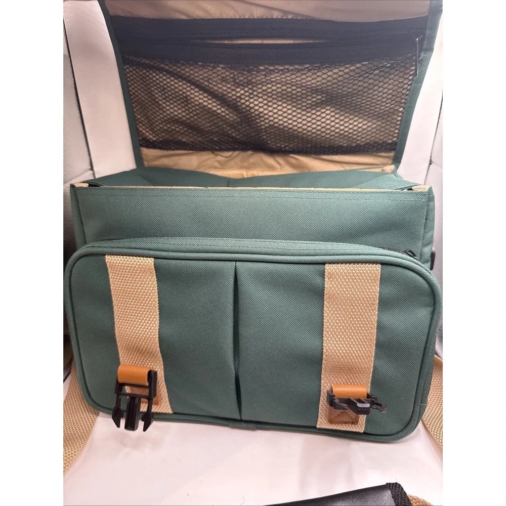 Quantaray Large Camera Bag Multi-Pockets, Dividers, Shoulder Strap Near Mint